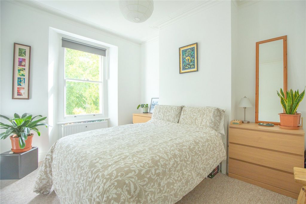 Property photo 3 of 16 Picture No. 02