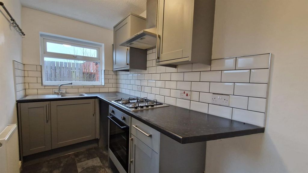 Property photo 2 of 5 Kitchen 1.Jpg