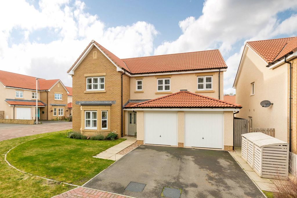 Property photo 1 of 17 Primary Property Image