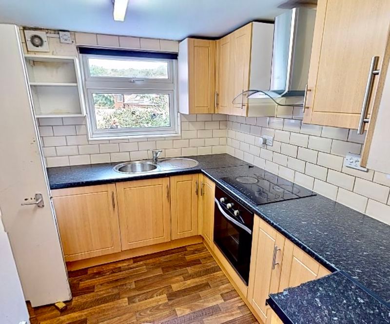 Property photo 3 of 12 Photo 32