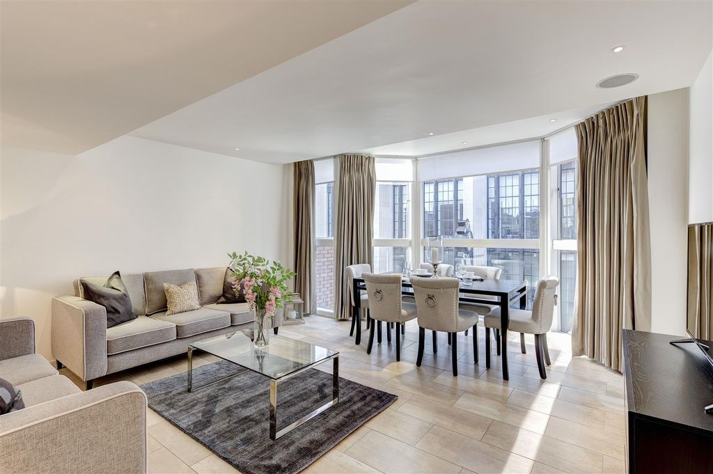 Property photo 1 of 10 7 Imperial House 11-13 Young Street - 342858 Recep