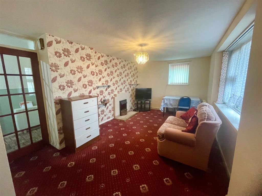 Property photo 3 of 16 Picture No. 10