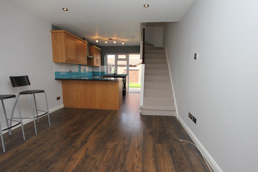 Property photo 2 of 7 32 Sharp Close-Loung
