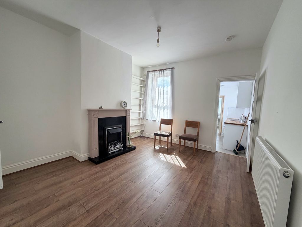 Property photo 3 of 11 Img_3616