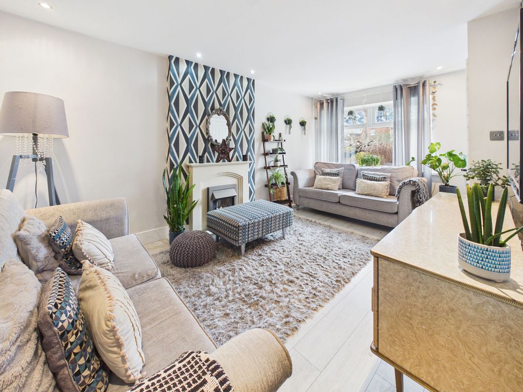 Property photo 2 of 26