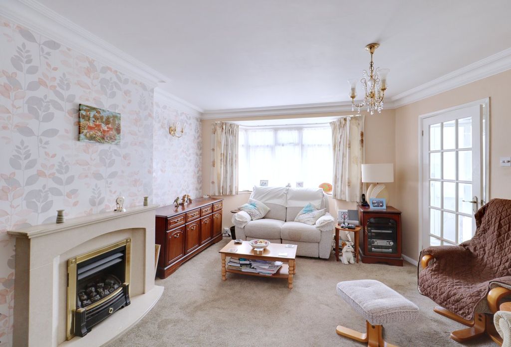 Property photo 3 of 17
