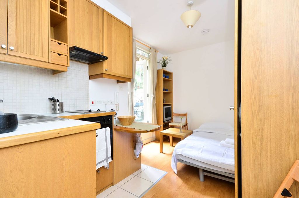 Property photo 1 of 5