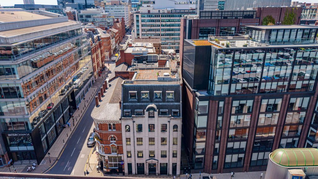 Property photo 2 of 9 24 Livery St_023.Jpg