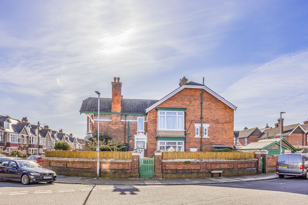 Property photo 1 of 28 29 Brading Avenue-Externals-Porticomarketing-Fine&amp;