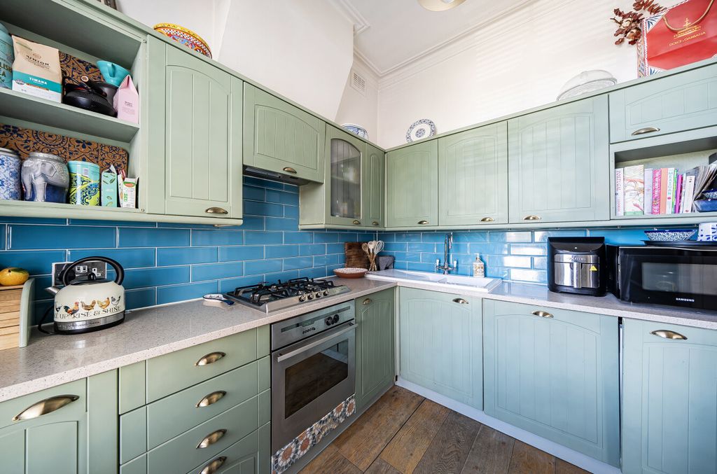 Property photo 3 of 20 1424629-13-69B974...