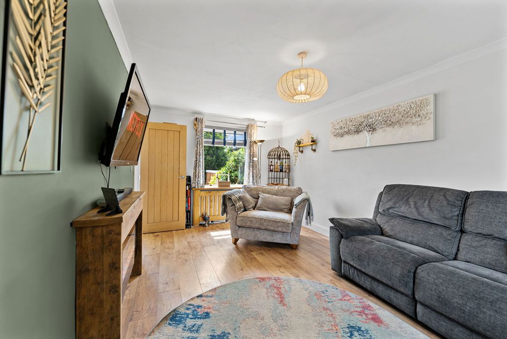 Property photo 2 of 25
