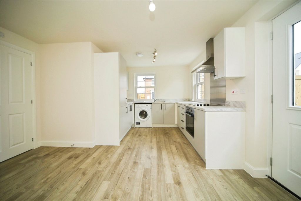 Property photo 3 of 21 Picture No. 15