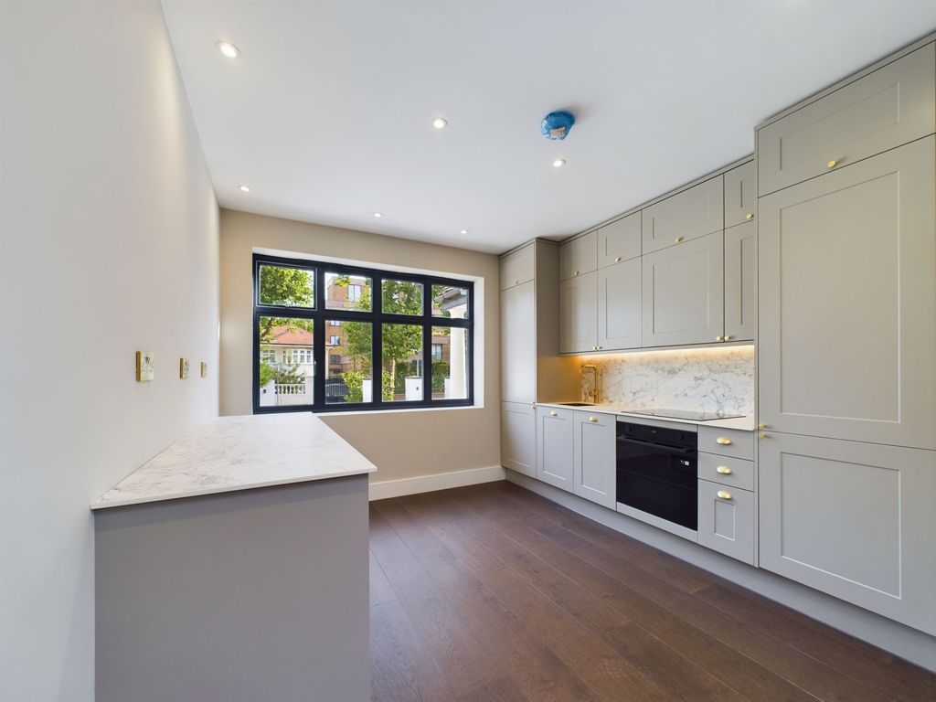 Property photo 1 of 10 Open Plan Kitchen