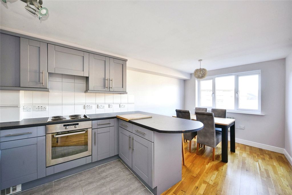 Property photo 3 of 16 Picture No. 03