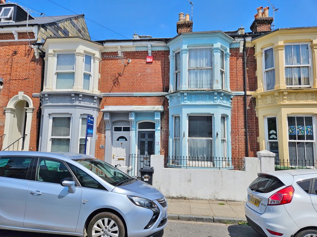 Property photo 1 of 17
