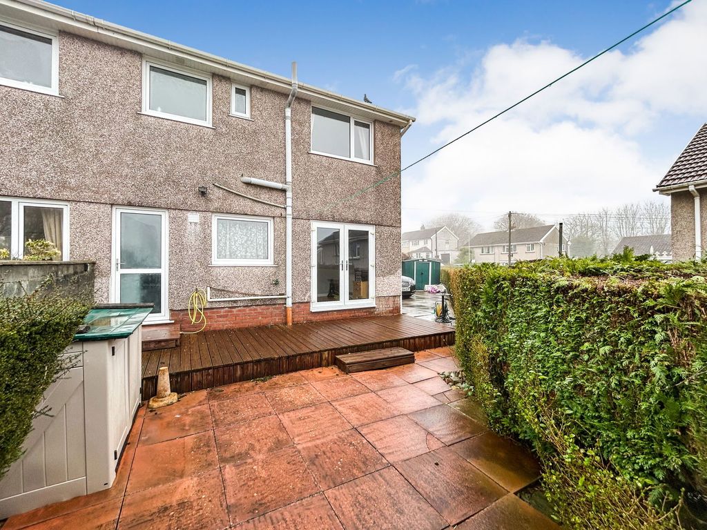 Property photo 2 of 20