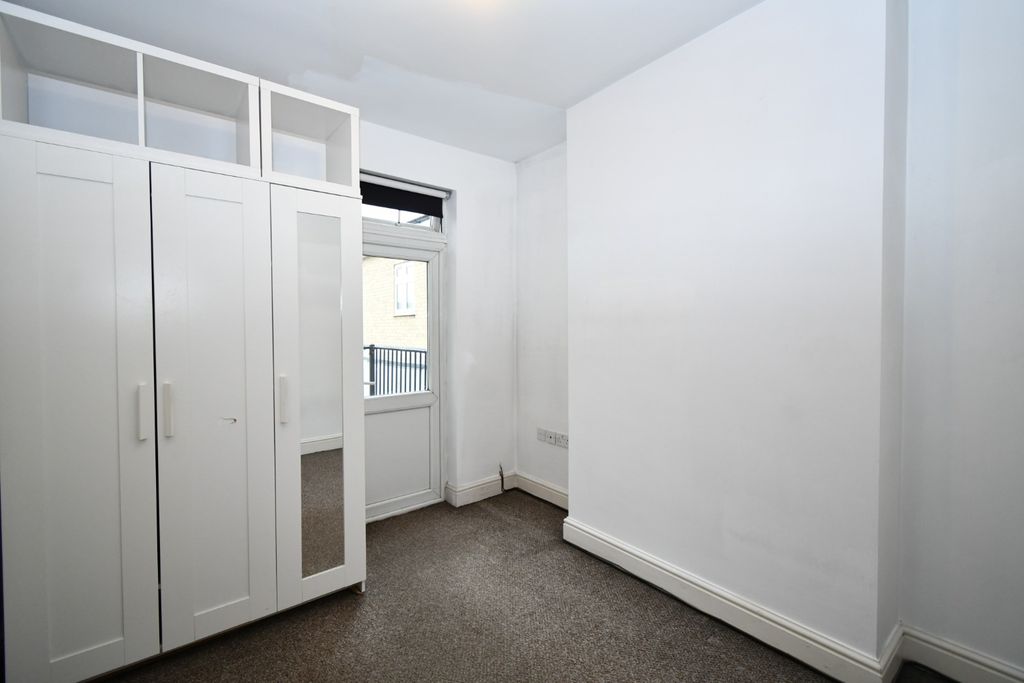 Property photo 3 of 6 843973