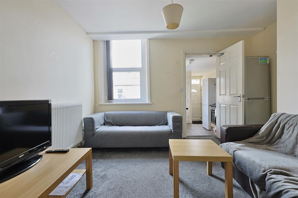 Property photo 1 of 16 2Ecea1B2-3Ef2-4Df1-B403-494D3B9C86Cf_1_201_A.Jpeg