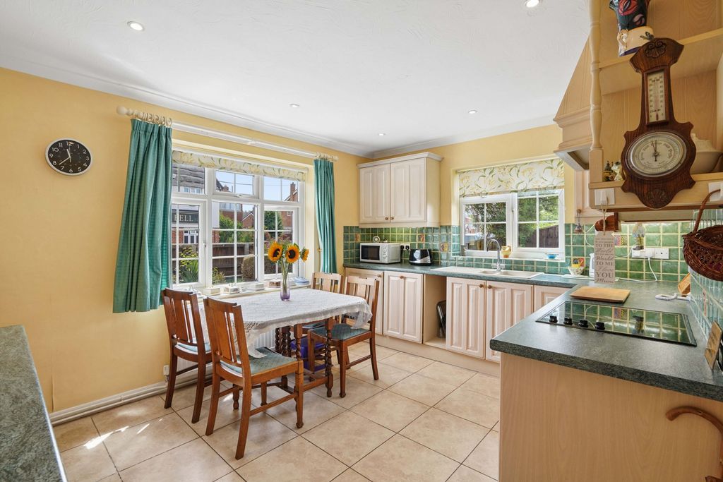 Property photo 2 of 17