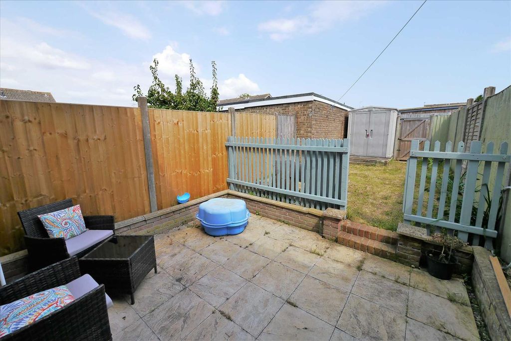 Property photo 3 of 12 Garden