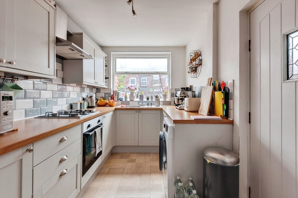 Property photo 3 of 20 Pbox-Img.Jpg