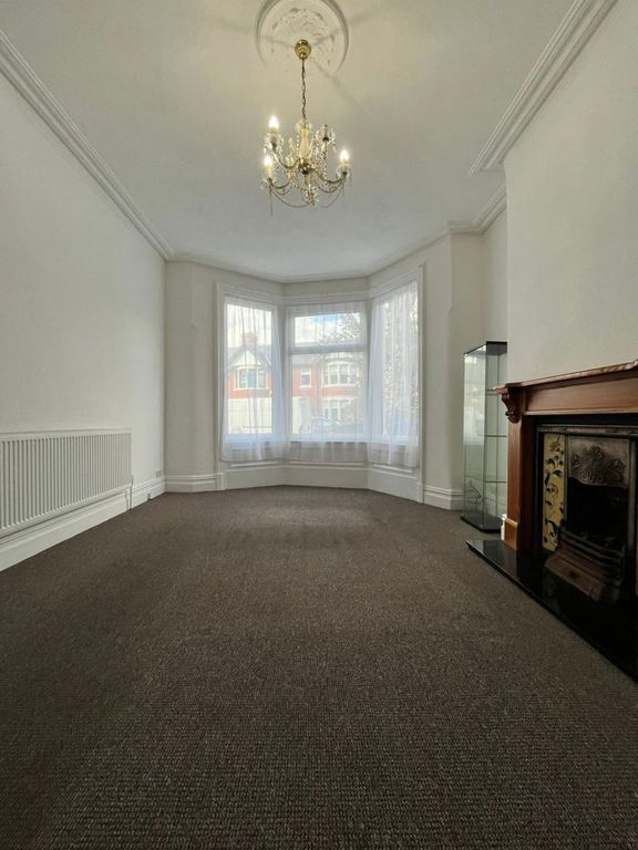 Property photo 2 of 33