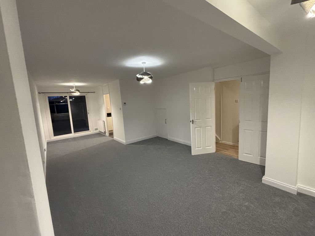 Property photo 3 of 12 Img_7499