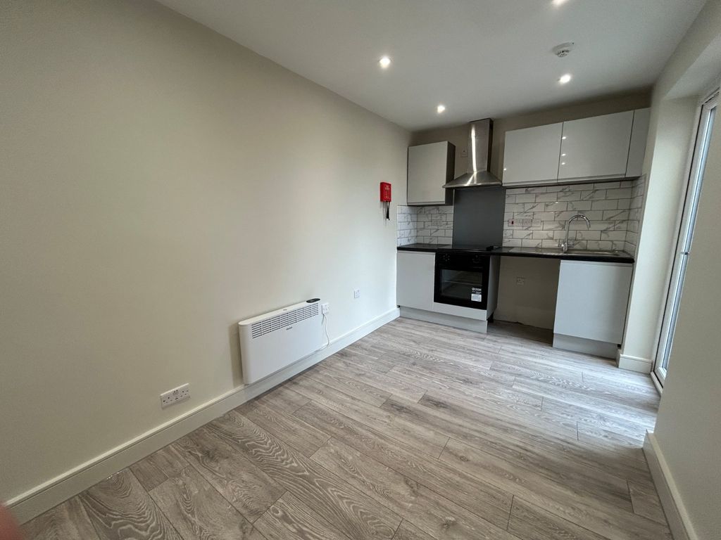 Property photo 3 of 7 Picture No. 02