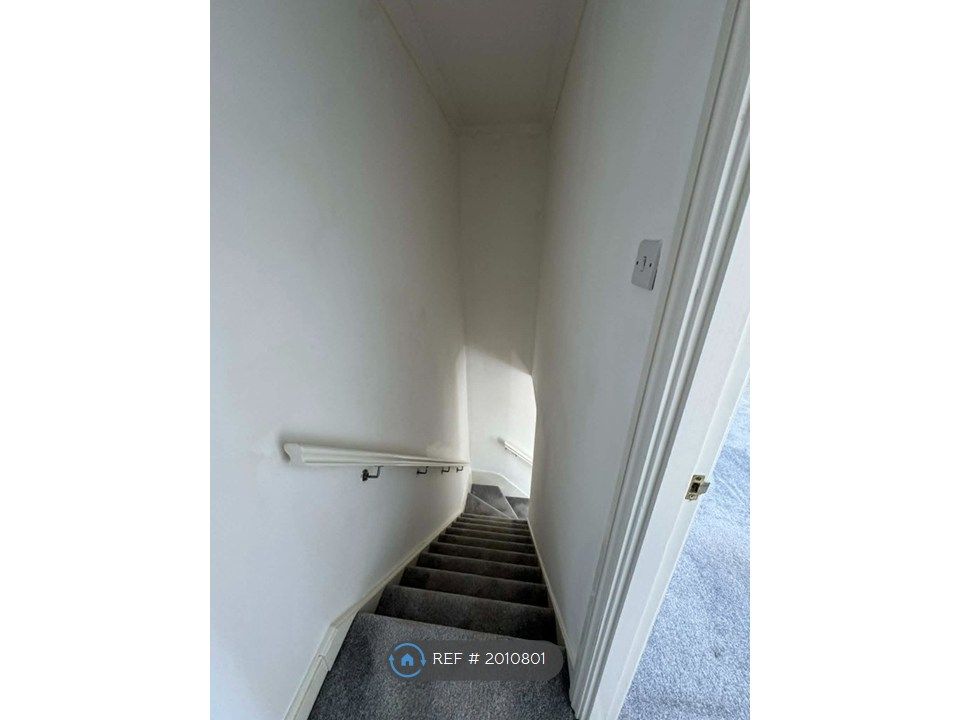 Additional image 16 of 1 bed semi-detached house to rentPlayer Street, Ryde PO33