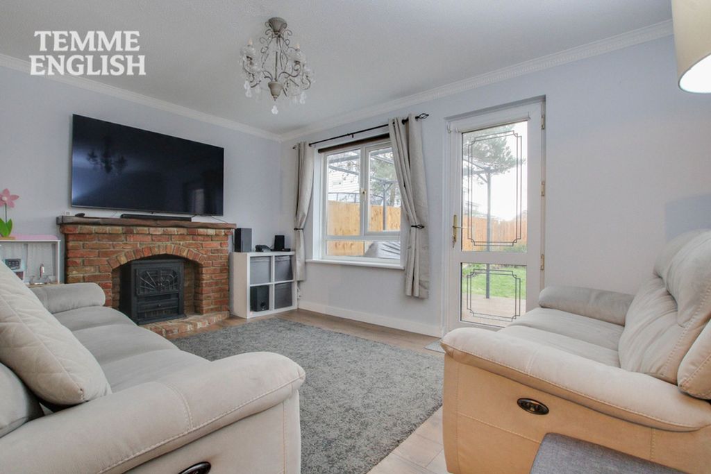 Property photo 2 of 21