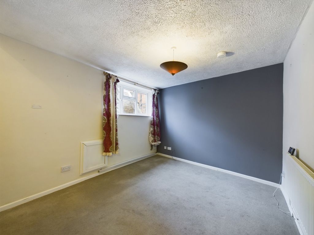 Property photo 2 of 7 Cam01740G0-Pr0120-Still005