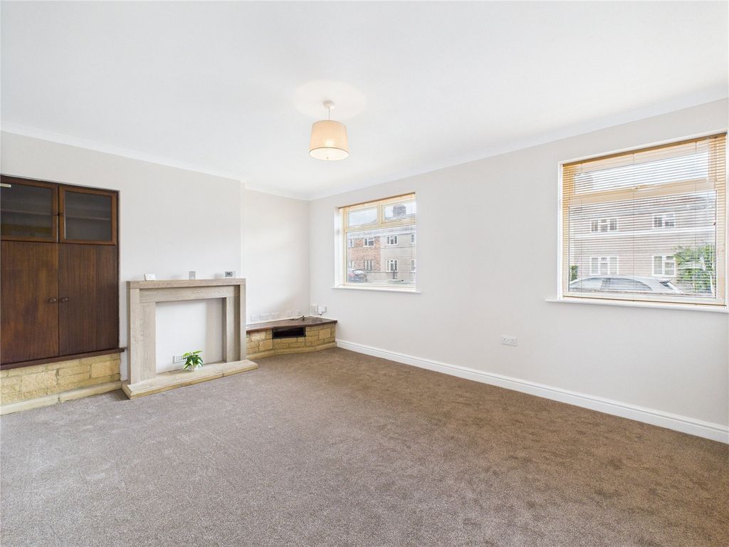 Property photo 2 of 16 Picture No. 27