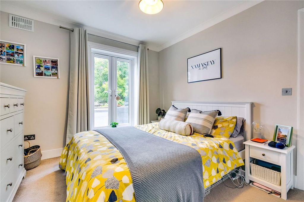 Property photo 3 of 5