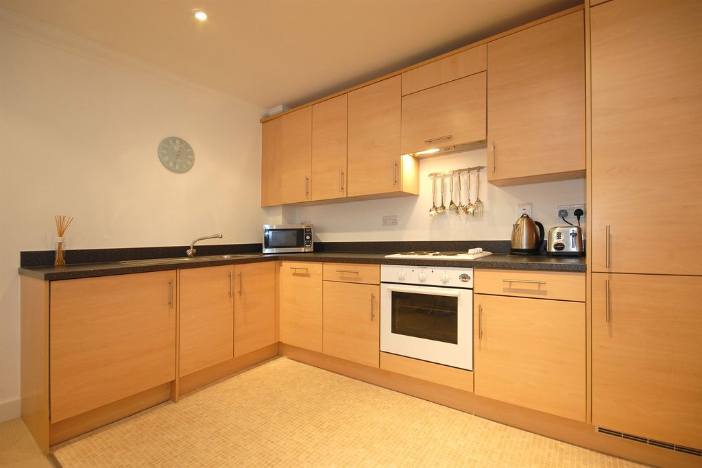 Property photo 3 of 5 Kitchen