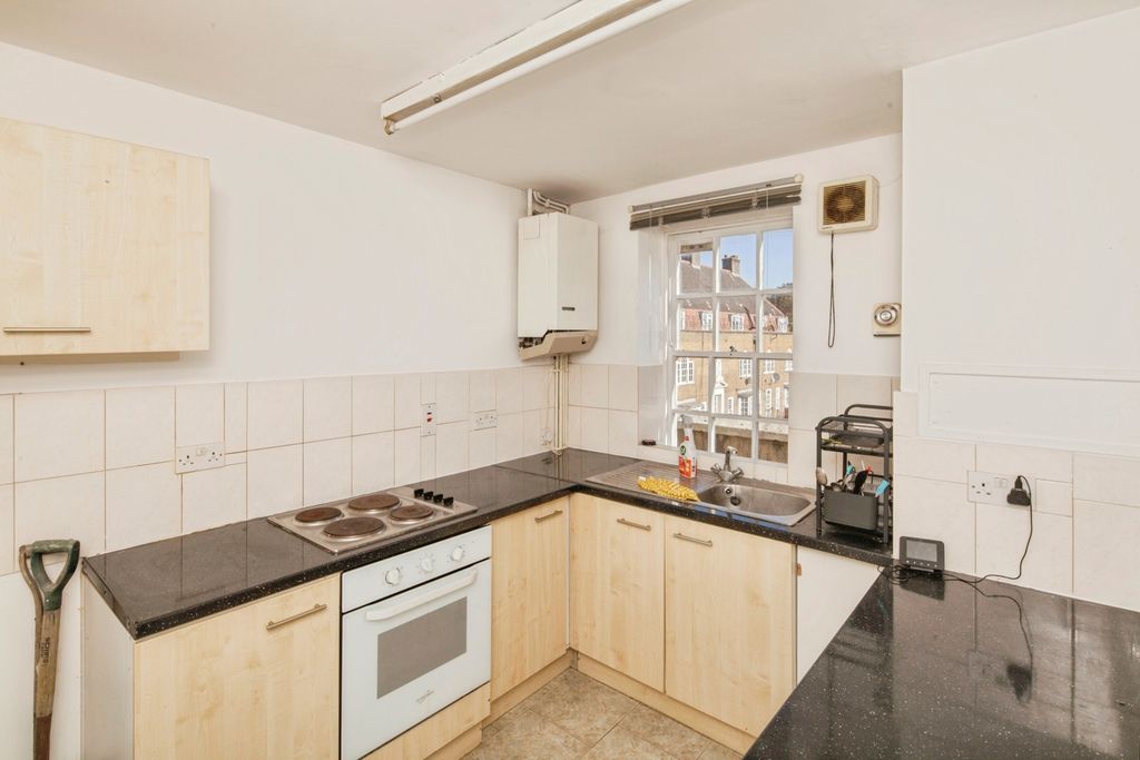 Property photo 2 of 17 Photo