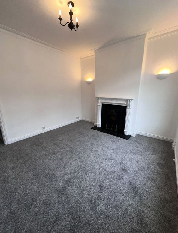 Property photo 2 of 25