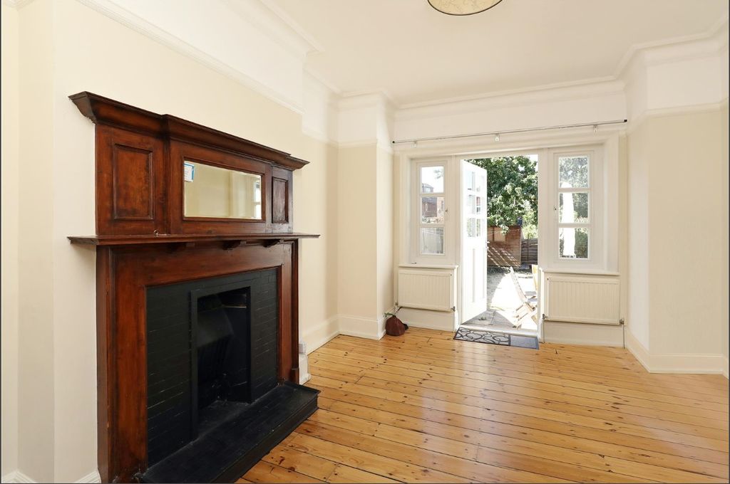 Property photo 2 of 9