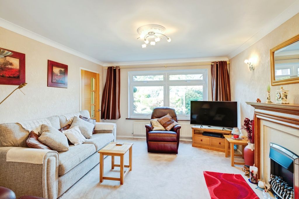 Property photo 2 of 17 Photo