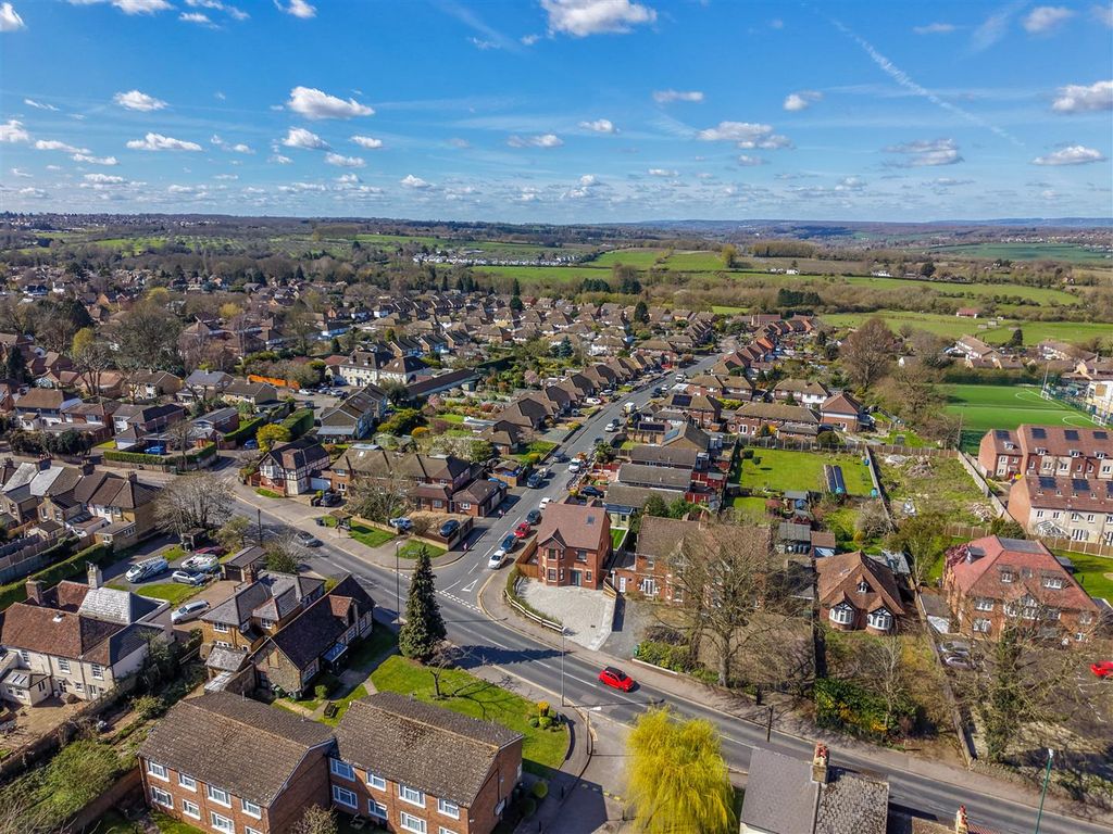 Property photo 2 of 24 Lavender House, Loose3.Jpg