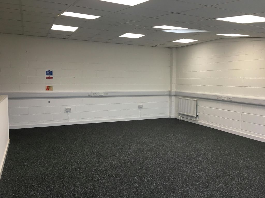 Property photo 3 of 6 Photo 7