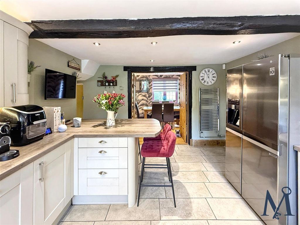 Property photo 3 of 29 Kitchen