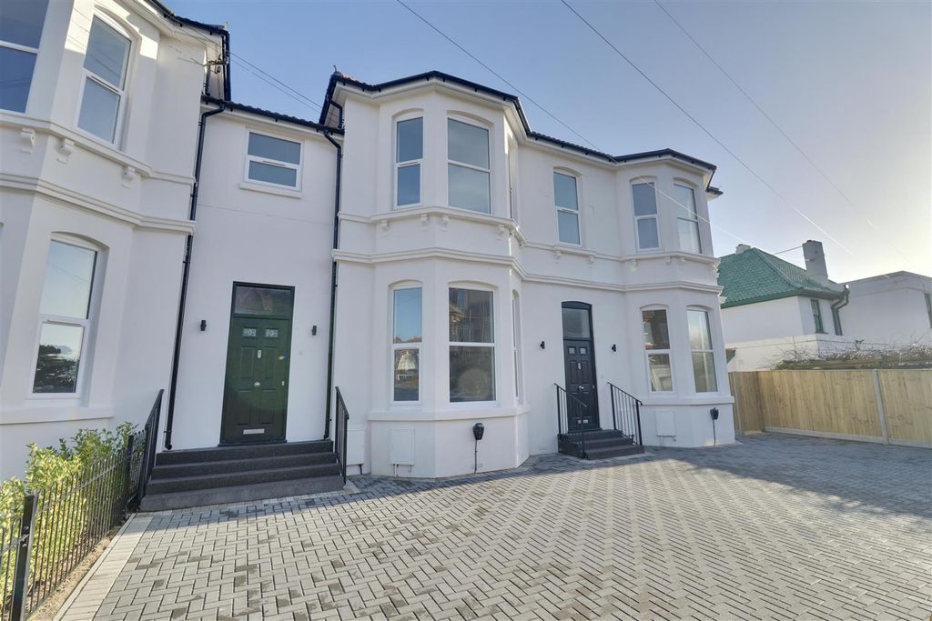 Property photo 3 of 30 4912043D-1697-4A1D-B0B5-B5B9B10673Fc_1_201_A.Jpeg