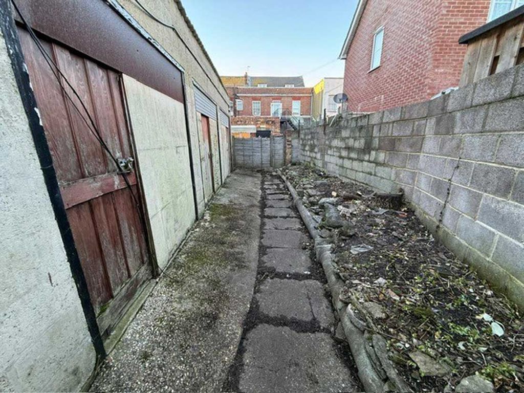 Property photo 2 of 7