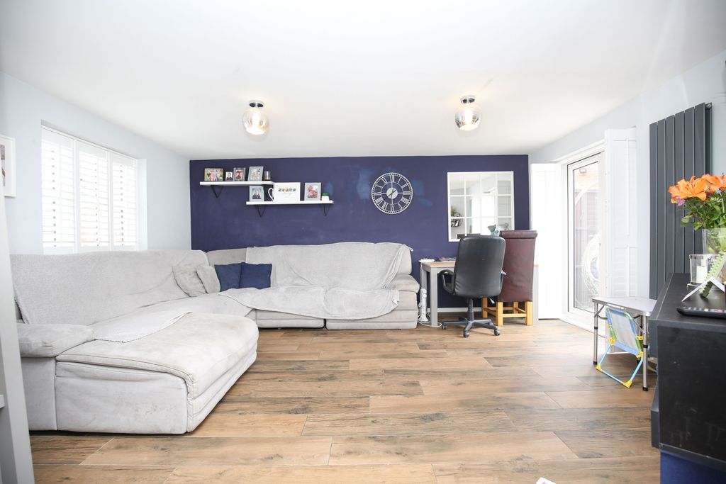 Property photo 3 of 17 Mw-8911