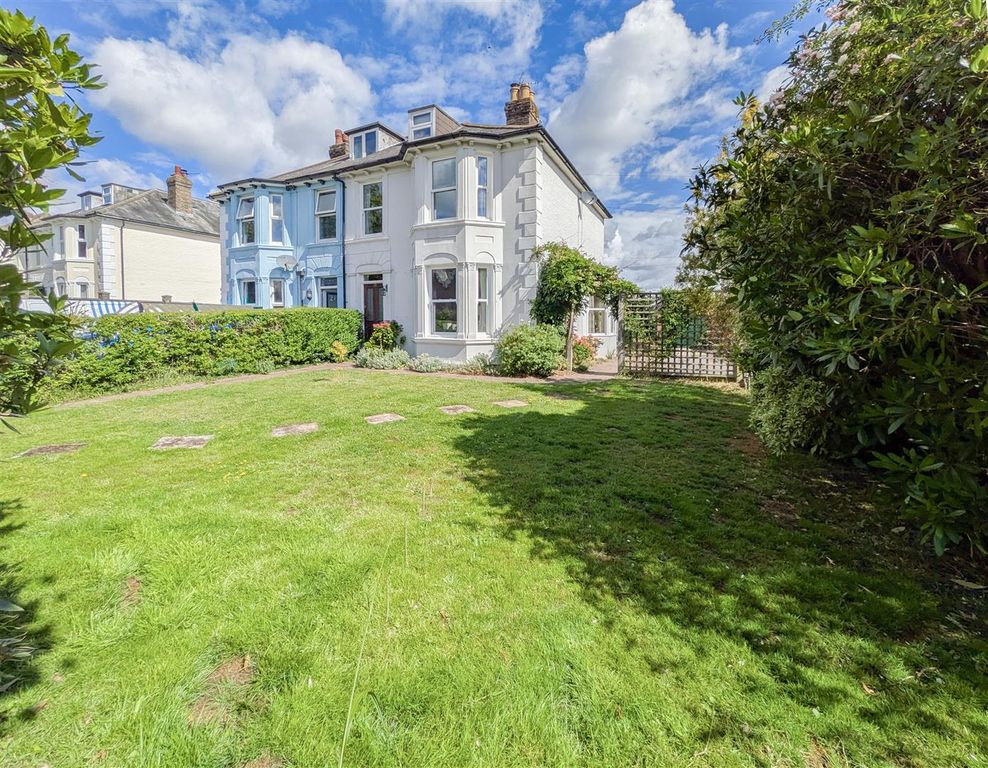Property photo 1 of 24