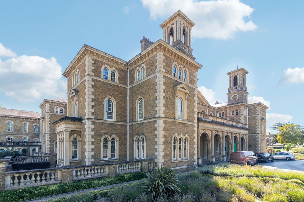 Property photo 3 of 11