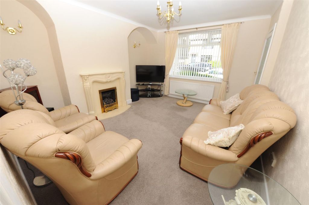 Property photo 2 of 14