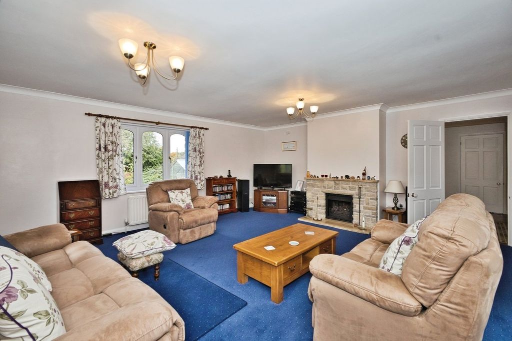 Property photo 3 of 20