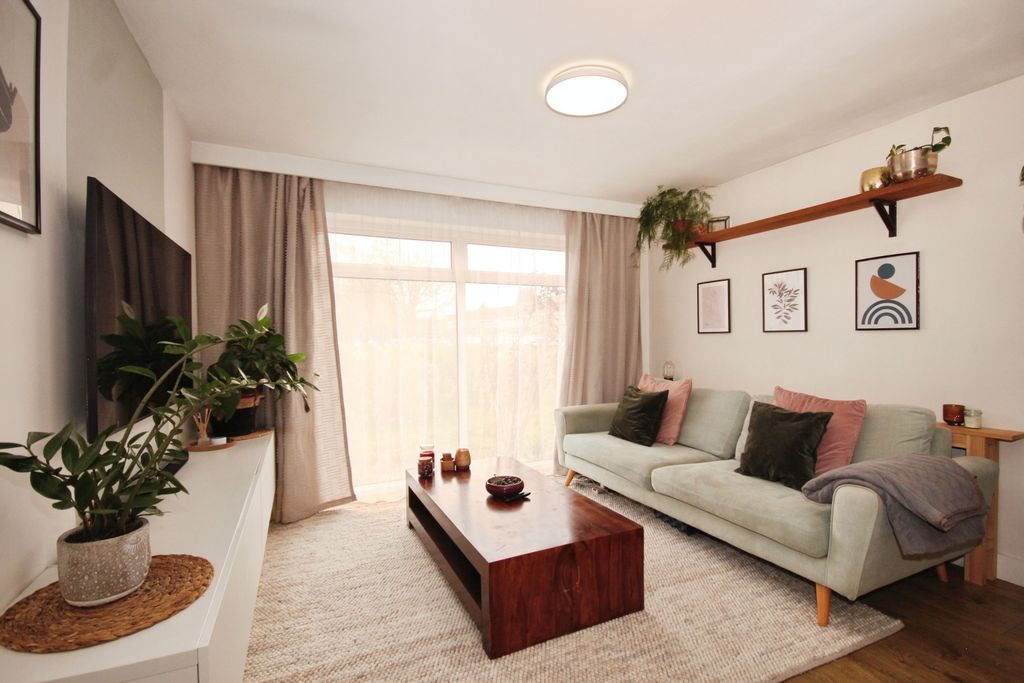 Property photo 3 of 17 Living Dining Room