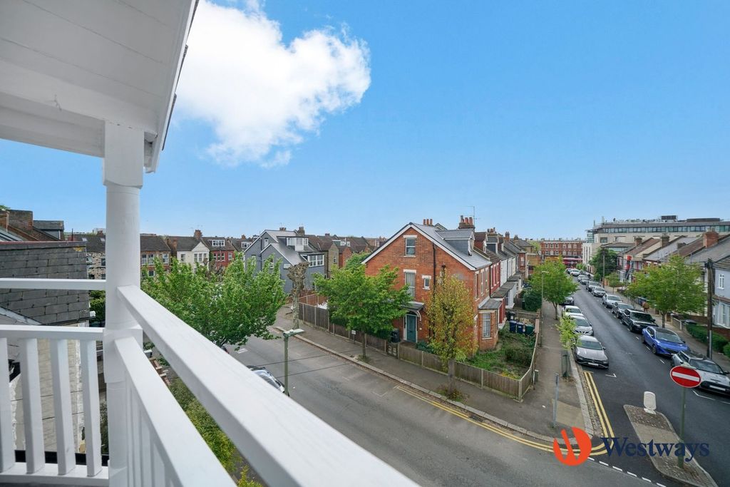 Property photo 2 of 15